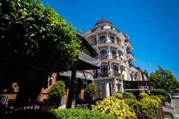 Отель Leon Boutique Hotel Сухум